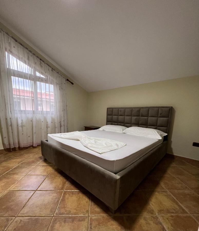 Villa Sokoli, Enjoy Sunset At This Spacious Apartment Тирана Екстер'єр фото