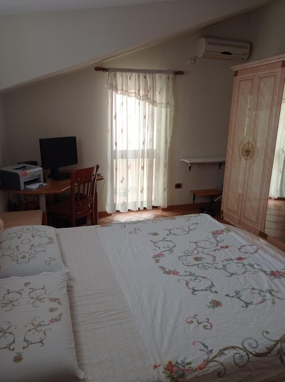 Villa Sokoli, Enjoy Sunset At This Spacious Apartment Тирана Екстер'єр фото