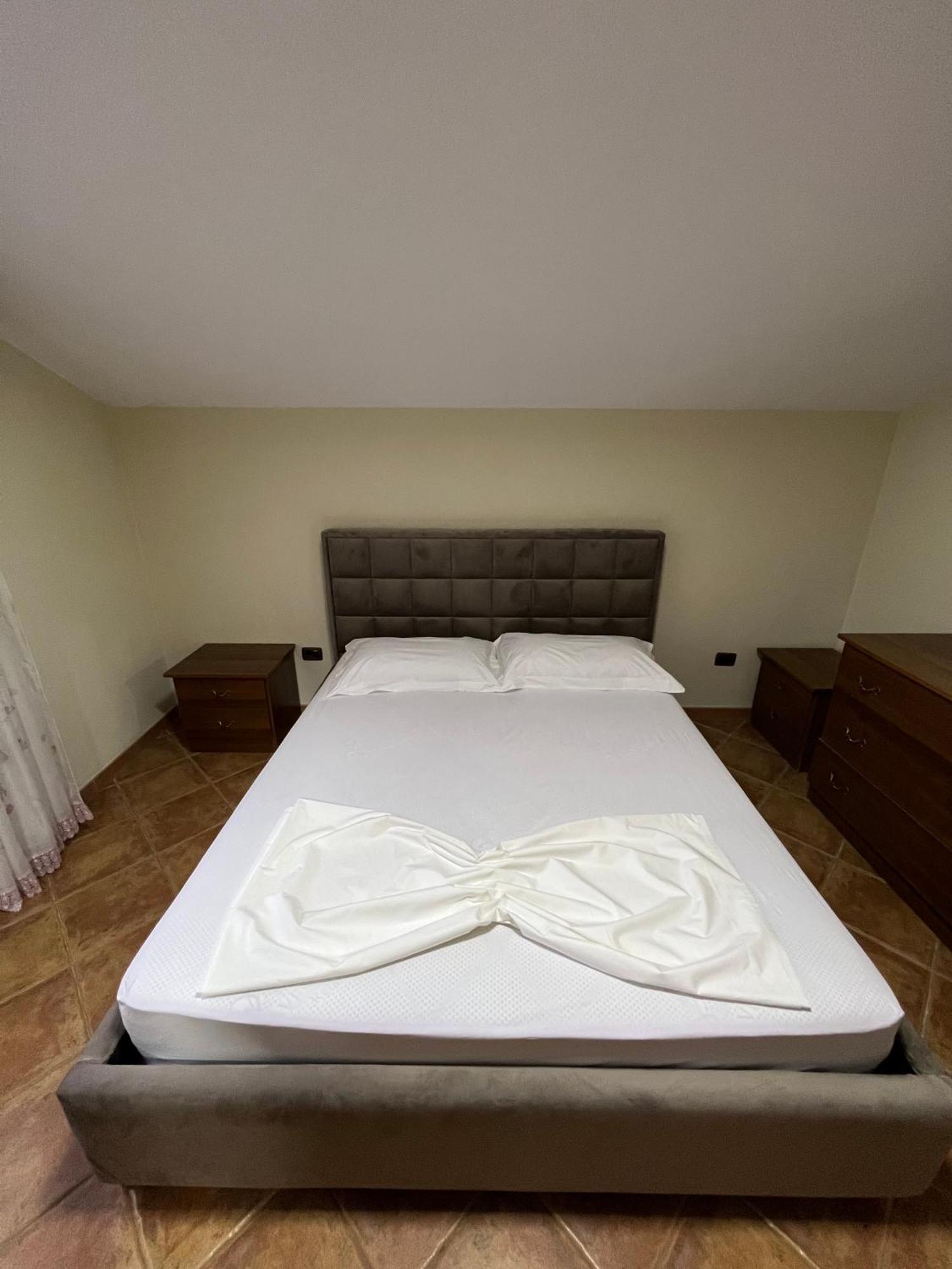 Villa Sokoli, Enjoy Sunset At This Spacious Apartment Тирана Екстер'єр фото